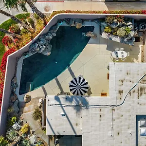 Private Pool & Mountain Views! Apartment